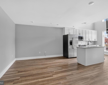 3965 Lancaster Avenue - Photo Thumbnail 5