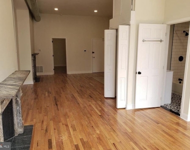 327 Race Street - Photo Thumbnail 3