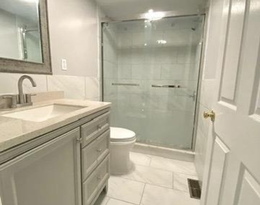 1618 Fitzwater Street - Photo Thumbnail 9
