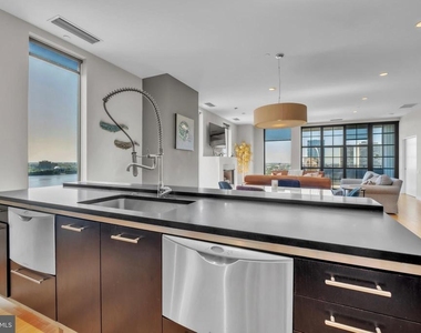 108 Arch Street - Photo Thumbnail 8