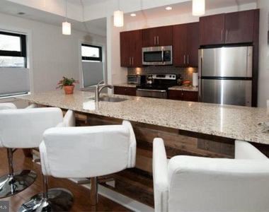 551 N Lawrence Street - Photo Thumbnail 4