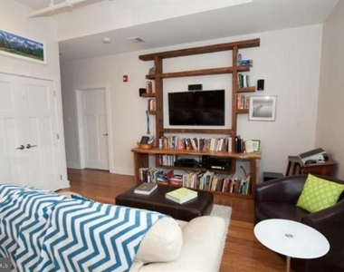 551 N Lawrence Street - Photo Thumbnail 6