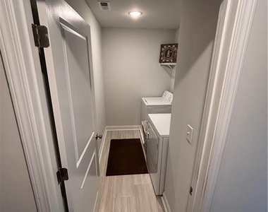 5355 Debut Avenue - Photo Thumbnail 28