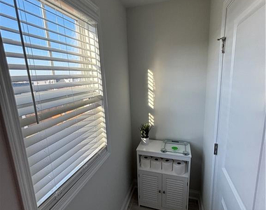 5355 Debut Avenue - Photo Thumbnail 39
