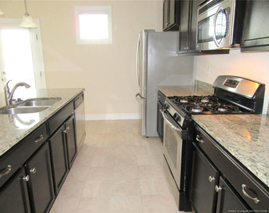512 Rossendale Drive - Photo Thumbnail 11