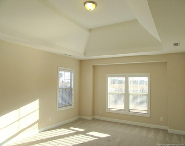 512 Rossendale Drive - Photo Thumbnail 17