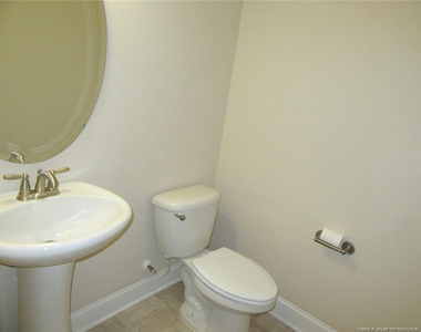 512 Rossendale Drive - Photo Thumbnail 24