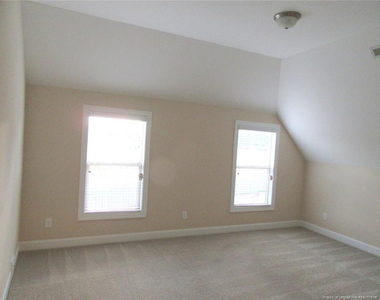 512 Rossendale Drive - Photo Thumbnail 28