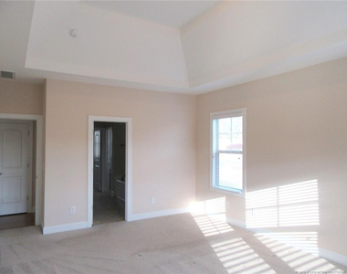 512 Rossendale Drive - Photo Thumbnail 18