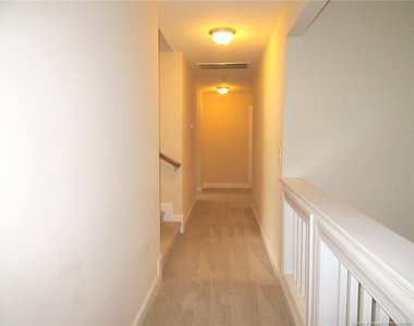 512 Rossendale Drive - Photo Thumbnail 25