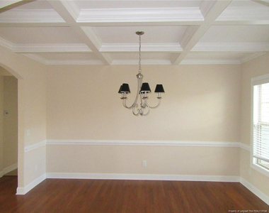 512 Rossendale Drive - Photo Thumbnail 8