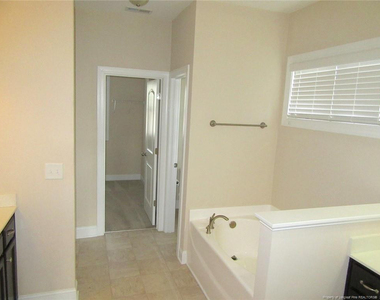512 Rossendale Drive - Photo Thumbnail 19