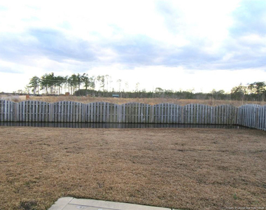 512 Rossendale Drive - Photo Thumbnail 4