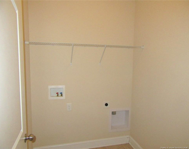 512 Rossendale Drive - Photo Thumbnail 23
