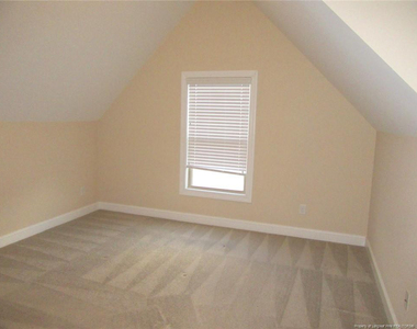 512 Rossendale Drive - Photo Thumbnail 31