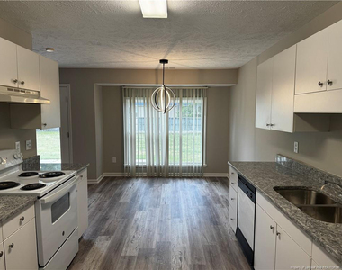 112 Thornbird Drive - Photo Thumbnail 10