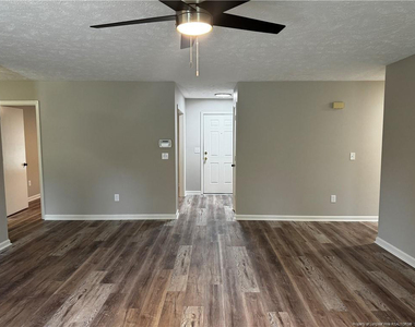 112 Thornbird Drive - Photo Thumbnail 7