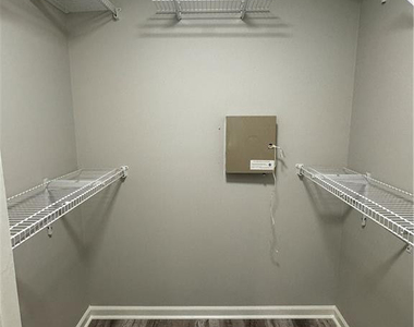 112 Thornbird Drive - Photo Thumbnail 23
