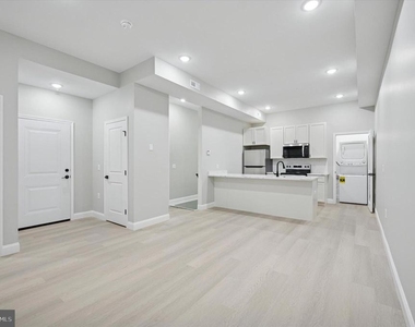 103 103 N 63rd - Photo Thumbnail 2