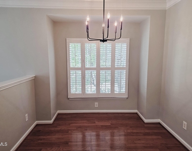 124 Braeside Court - Photo Thumbnail 18