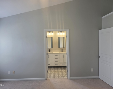 124 Braeside Court - Photo Thumbnail 22