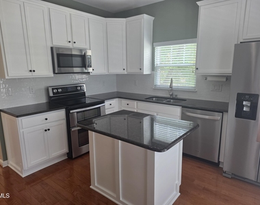 124 Braeside Court - Photo Thumbnail 12