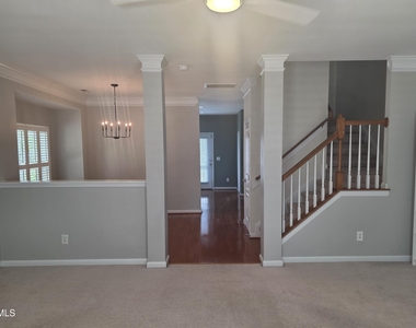 124 Braeside Court - Photo Thumbnail 8