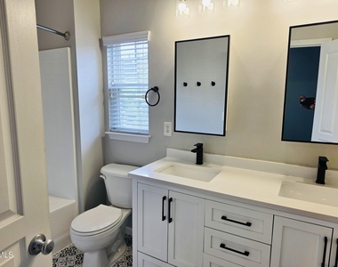 124 Braeside Court - Photo Thumbnail 25