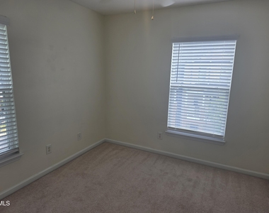 124 Braeside Court - Photo Thumbnail 18
