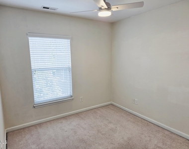 124 Braeside Court - Photo Thumbnail 27