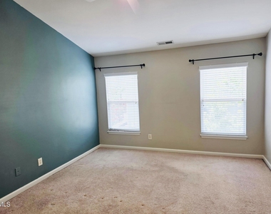 124 Braeside Court - Photo Thumbnail 22