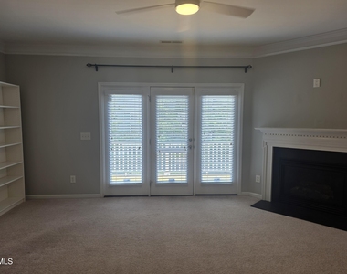 124 Braeside Court - Photo Thumbnail 2