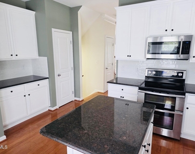 124 Braeside Court - Photo Thumbnail 17