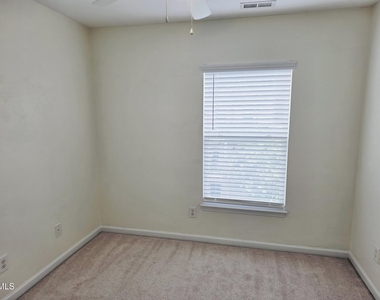 124 Braeside Court - Photo Thumbnail 26