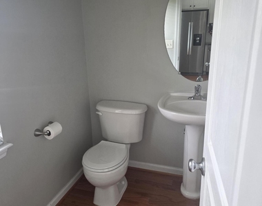 124 Braeside Court - Photo Thumbnail 13
