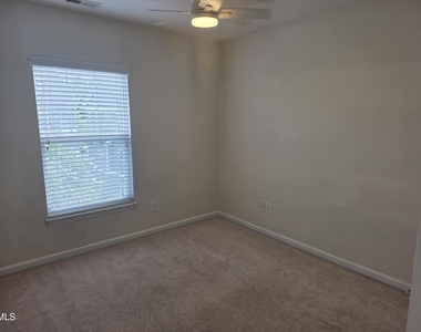 124 Braeside Court - Photo Thumbnail 19
