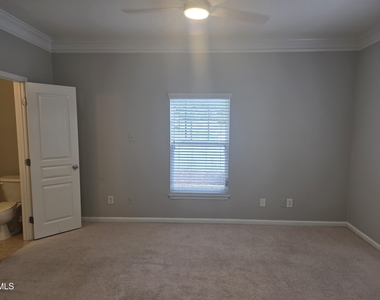 124 Braeside Court - Photo Thumbnail 7