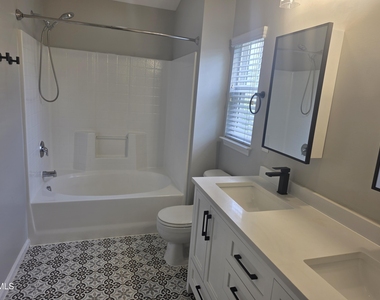 124 Braeside Court - Photo Thumbnail 24