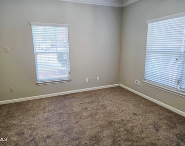 124 Braeside Court - Photo Thumbnail 14