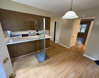 925 Hearthridge Court - Photo Thumbnail 7