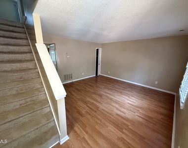 925 Hearthridge Court - Photo Thumbnail 1