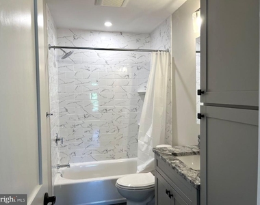 327 Garden Avenue - Photo Thumbnail 4