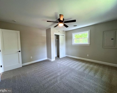 327 Garden Avenue - Photo Thumbnail 5