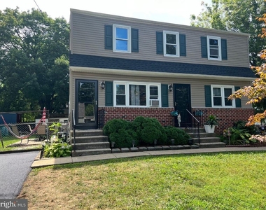 327 Garden Avenue - Photo Thumbnail 1