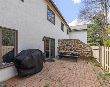114 Pinecrest Lane - Photo Thumbnail 23