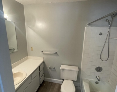 6140 Loch Laural Lane - Photo Thumbnail 8