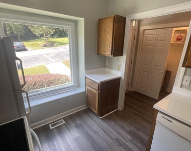 6140 Loch Laural Lane - Photo Thumbnail 3