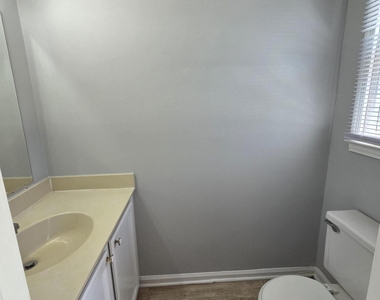 4425 Roller Court - Photo Thumbnail 3