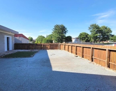7888 Anthony Highway - Photo Thumbnail 15