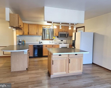 7888 Anthony Highway - Photo Thumbnail 21